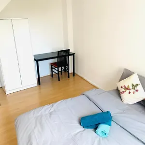 Homestay Double Near Tower Bridge 403, London