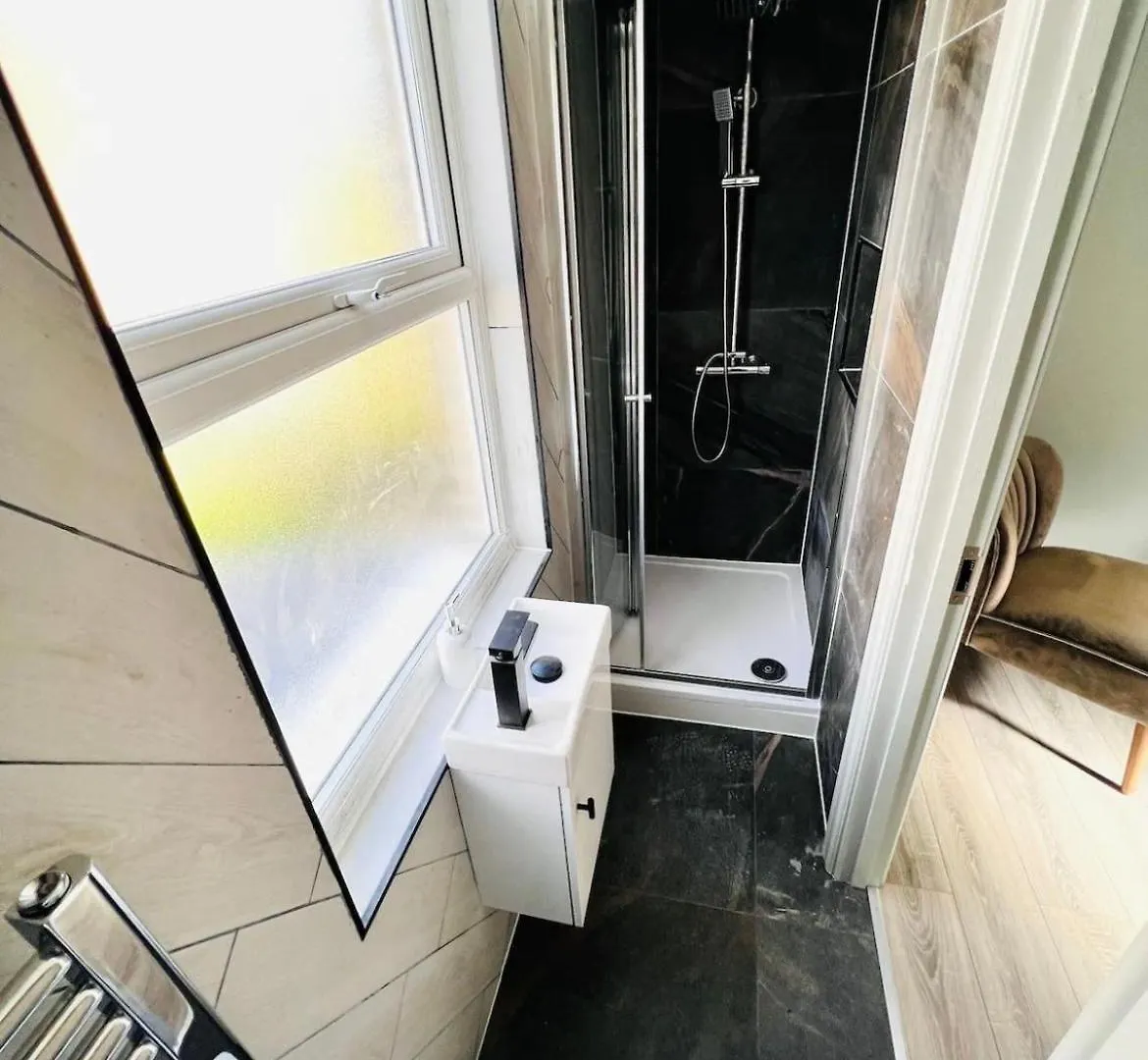 London 43 Ensuite Room Look Like Hotel Top Locations United Kingdom