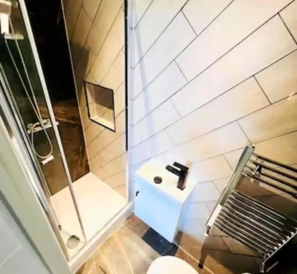 London 43 Ensuite Room Look Like Hotel Top Locations