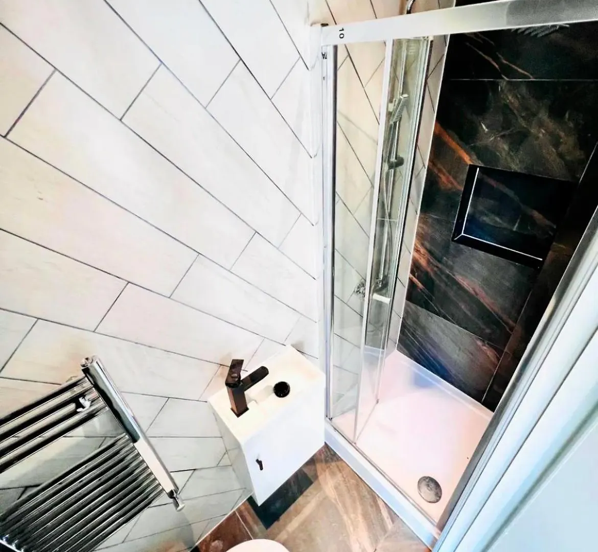 London 43 Ensuite Room Look Like Hotel Top Locations