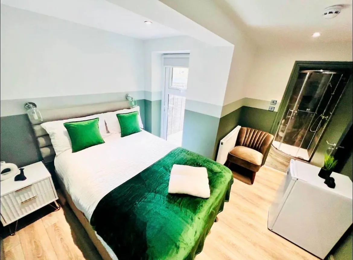 London 43 Ensuite Room Look Like Hotel Top Locations